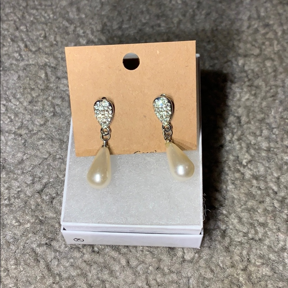 Semi formal Teardrop pearl earrings